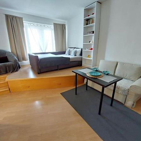 Centrum Studio Apartment With The Self-Check-In Pozsony Kültér fotó