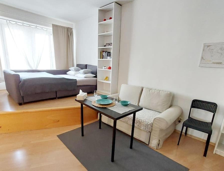 Centrum Studio Apartment With The Self-Check-In Pozsony Kültér fotó