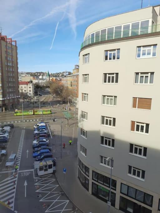Centrum Studio Apartment With The Self-Check-In Pozsony Kültér fotó