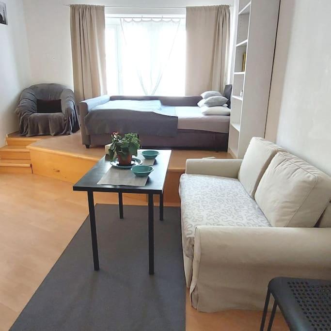 Centrum Studio Apartment With The Self-Check-In Pozsony Kültér fotó